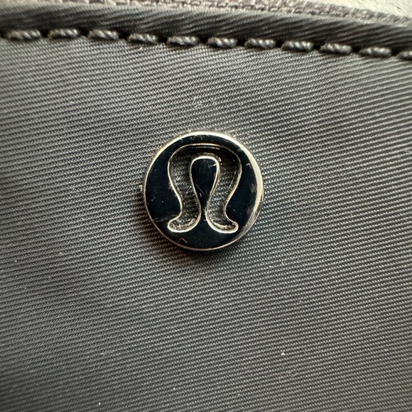 Lululemon athletica Gray Coin Keychain Pouch with Logo - Picture 10 of 15